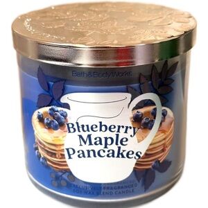 •Blueberry Maple Pancakes• Bath & Body Works Three Wick Candle